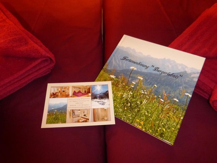 Buch zur Ansicht und Postkarte