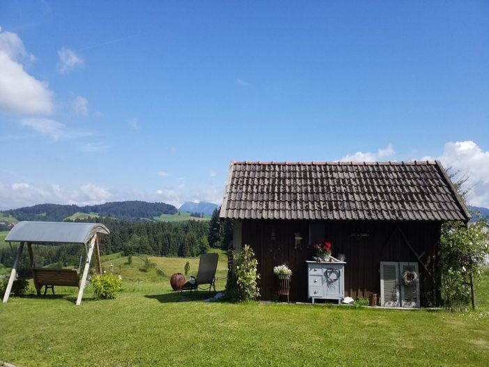 Garten Häuschen / mit Grill Möglichkeit