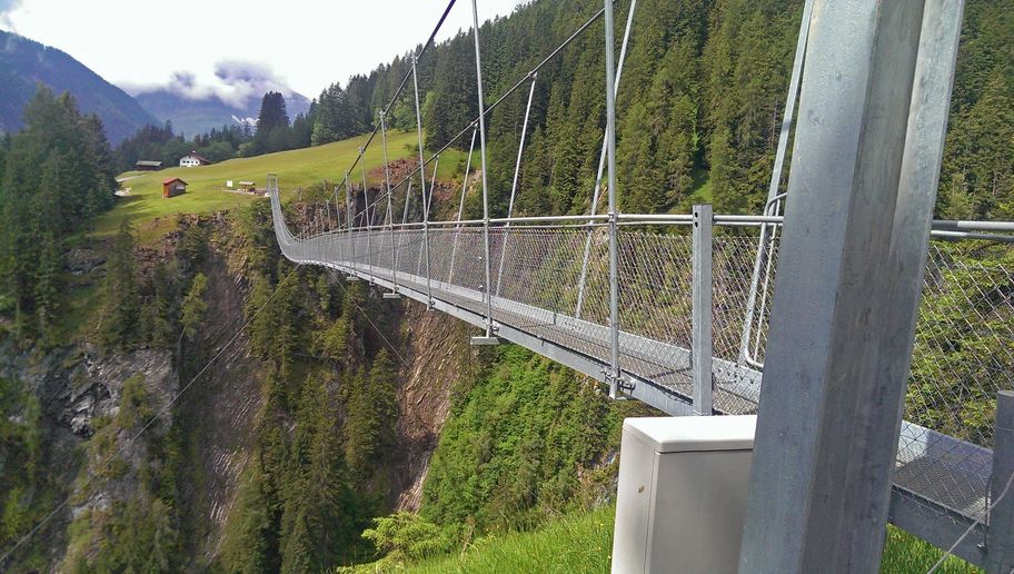 Die Holzbauer Hängebrücke