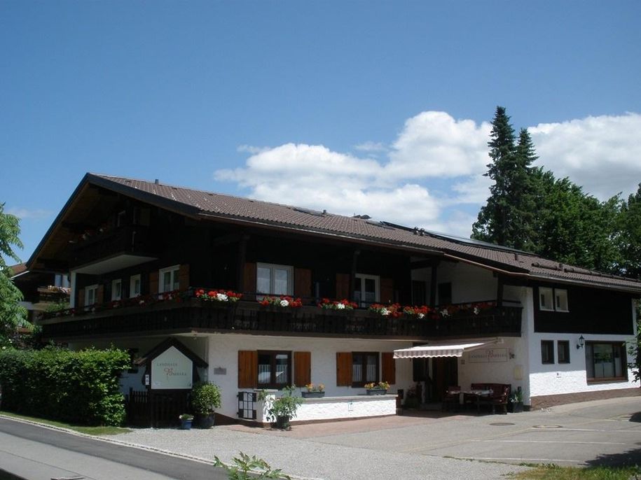 Hausansicht-Sommer