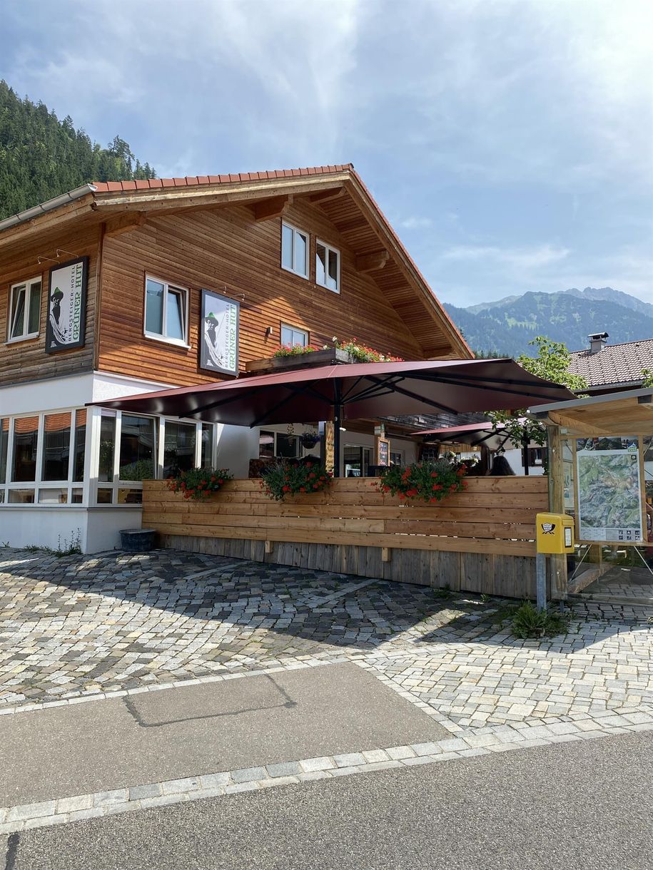 Ansicht Zusatzterrasse im Sommer