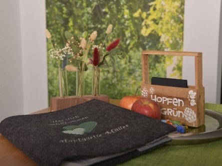 Wir heißen Sie herzlich Willkommen! Hier in der Wohnung Hopfengrün