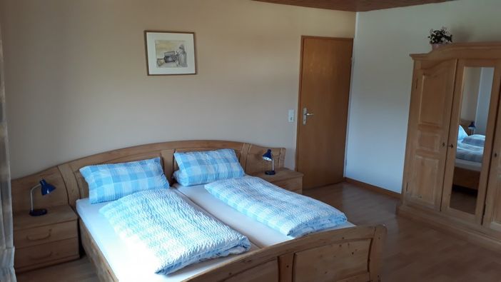 Schlafzimmer 1 (2-4 Personen)