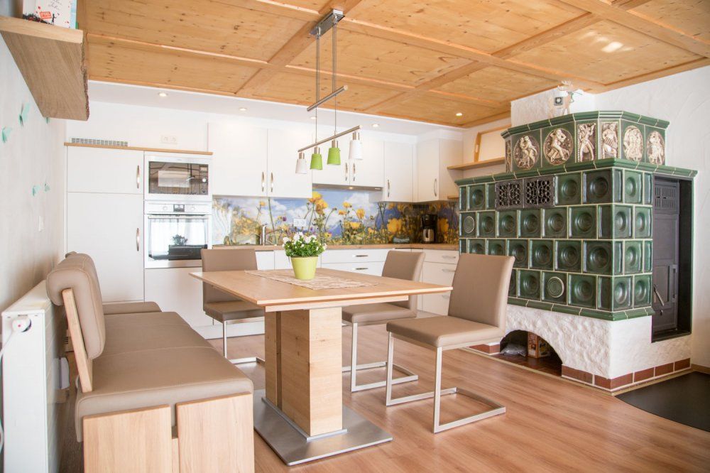 Essbereich mit Kueche