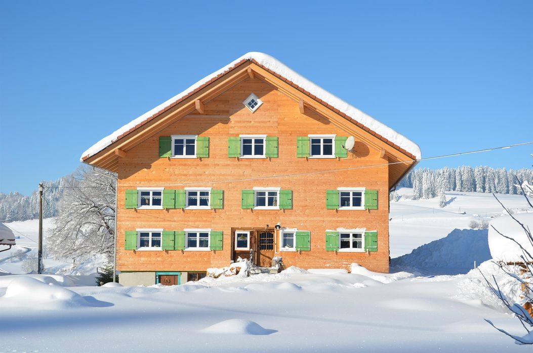 Hausansicht im Winter