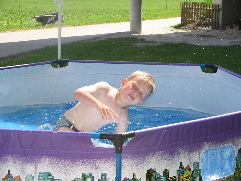 Sehr beliebt an heißen Tagen - unser Kinderpool