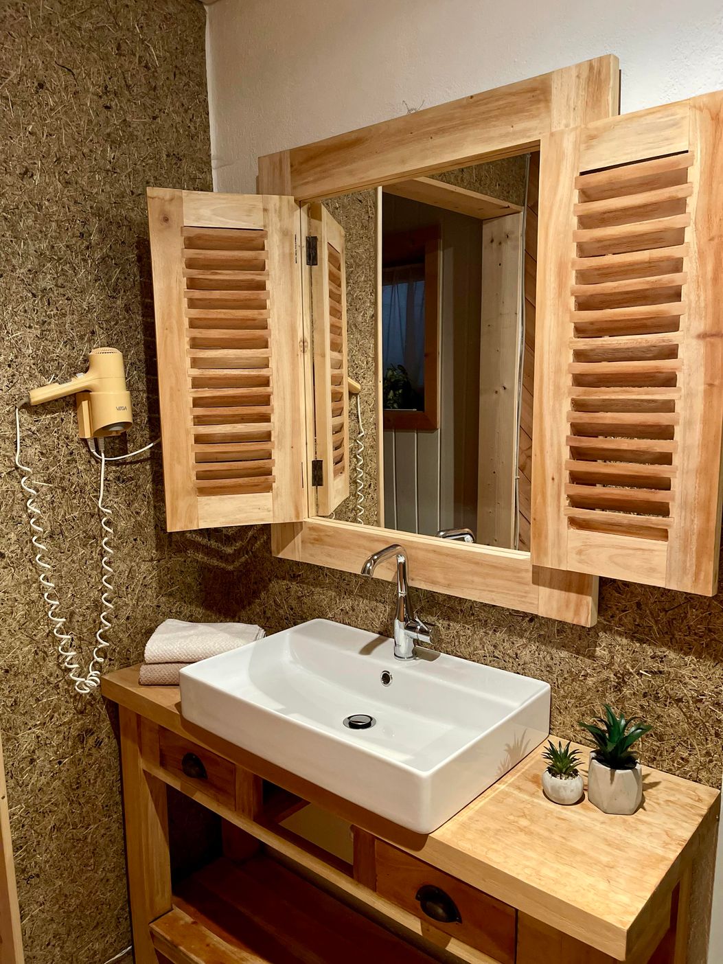 Wellnessbereich mit Waschtisch