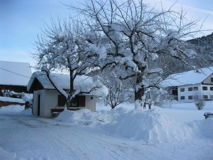 Hof im Winter, cortyard in winter