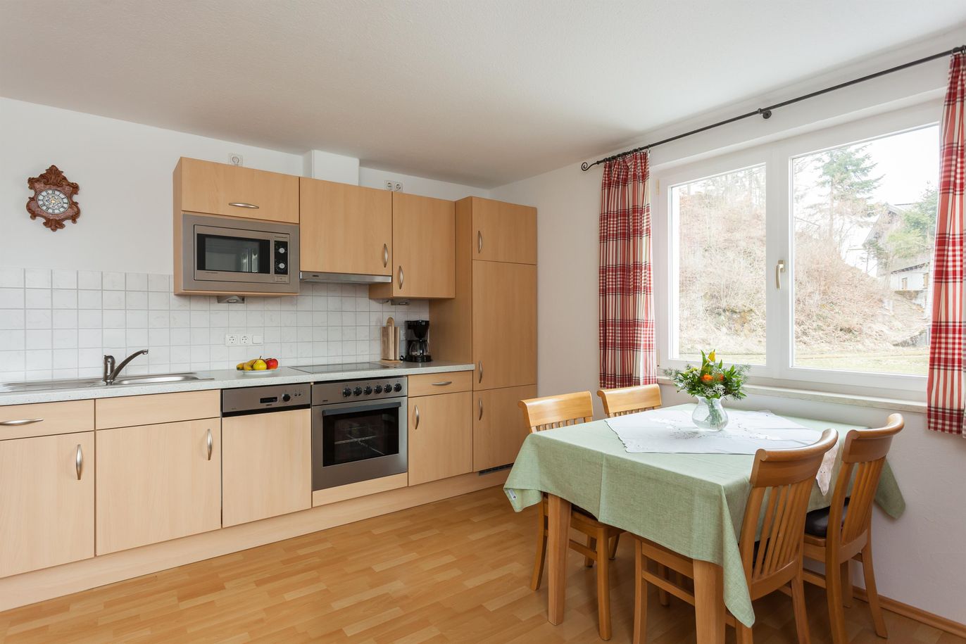 Küche - Ferienwohnung Blumenwiese