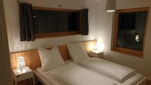 Großes Schlafzimmer der 3-Zimmer-Wohnung
