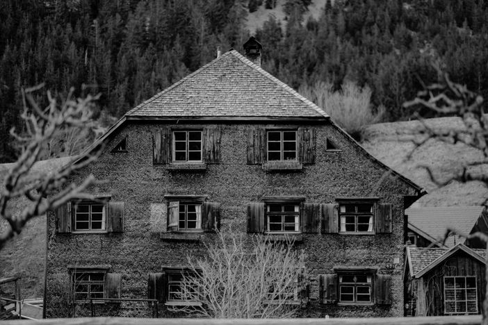 Holzhaus Besler Straßenansicht seit je her