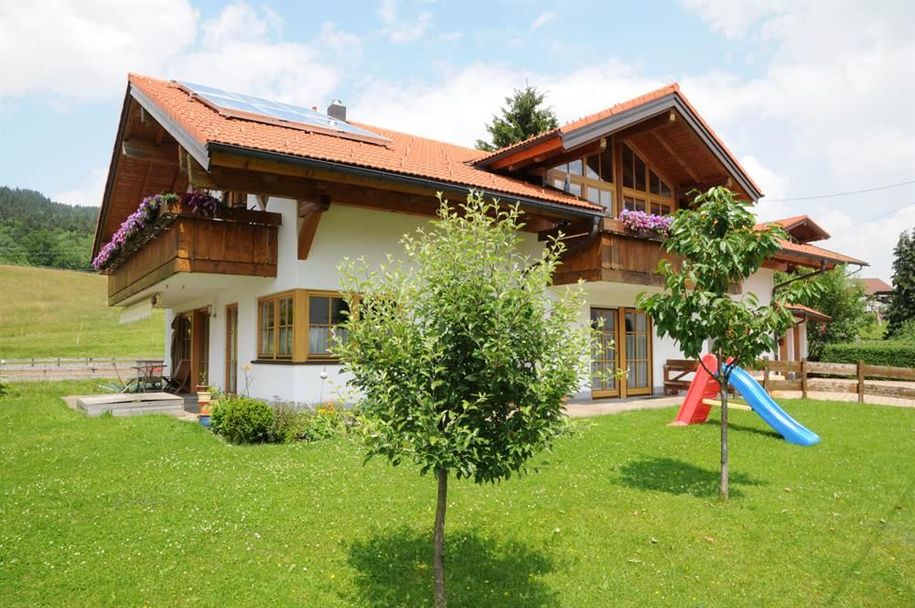 Haus Göhl im Sommer