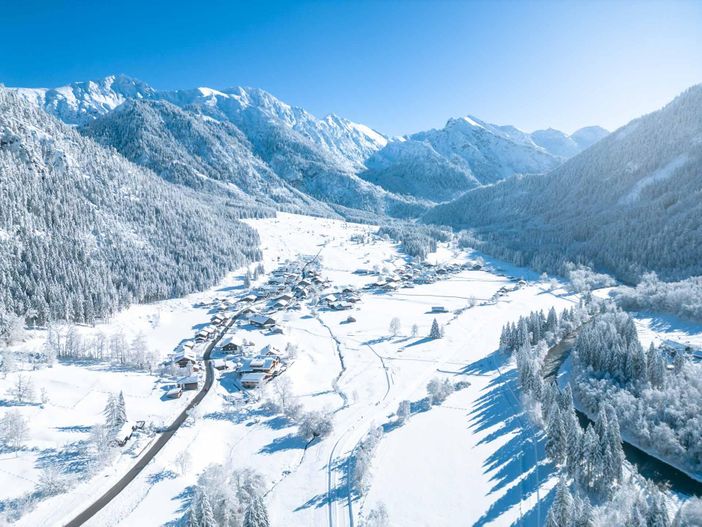 Südansicht_Drohnenaufnahme_Winter