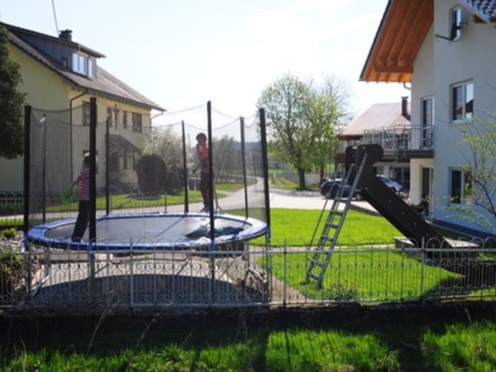 Unser Spielplatz mit viel Platz zum Spielen