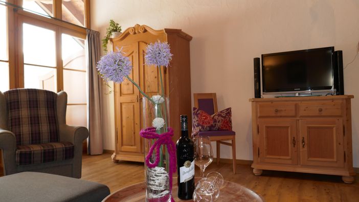 Wohnzimmer Fewo "RIEDBERGERHORN"