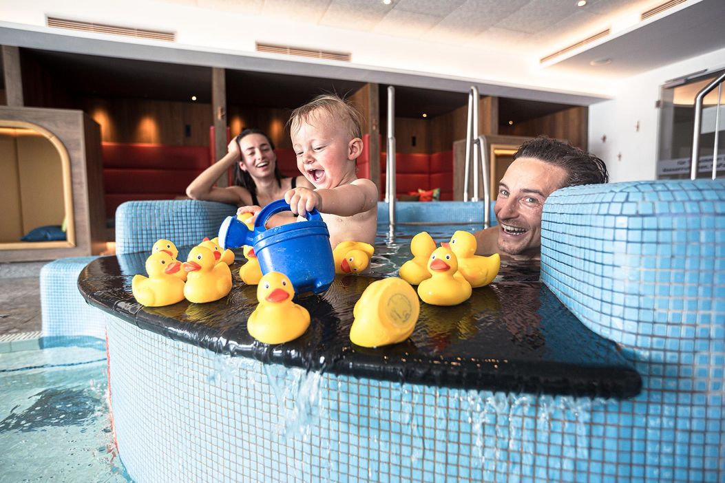 Kinderhotel-Allgaeuer-Berghof-Kinderbecken