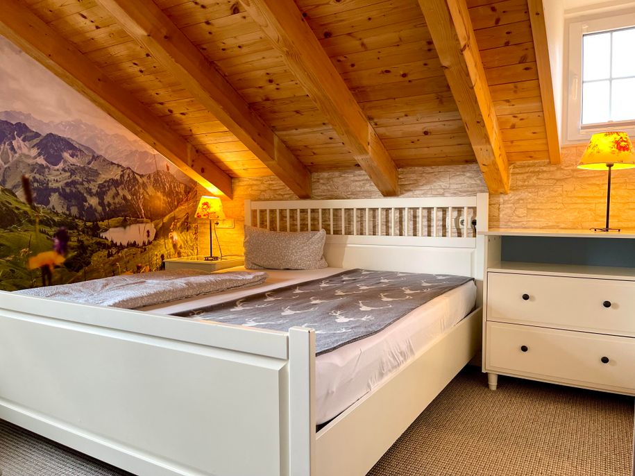 Schlafzimmer 3 OG Doppelbett