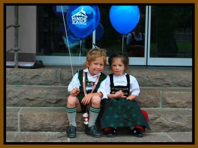 Kinder in Tracht
