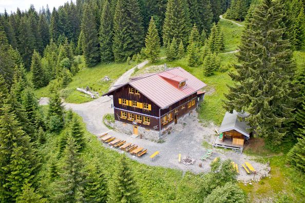 Die Wannenkopfhütte im Sommer