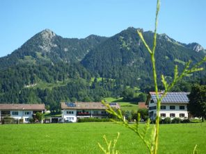 Aussicht vom Balkon zum Grünten