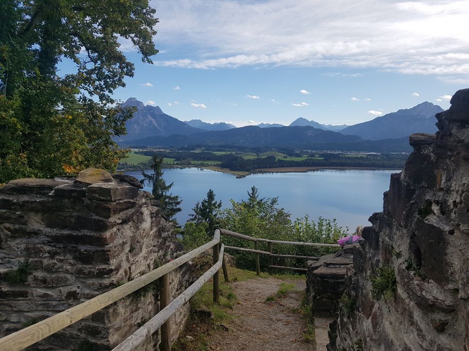 Ausblick auf den Hopfensee von der Burgruine Hopfen
