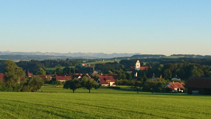 Eglofs mit Blick auf die Alpen