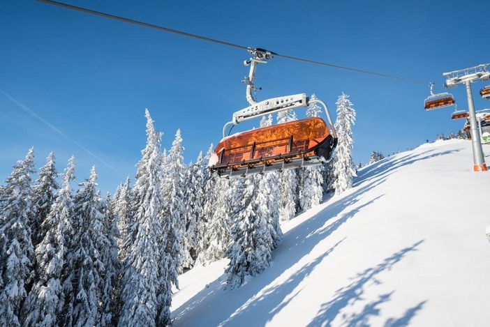 1137022_Sessellift im Skigebiet Bolsterlang im All