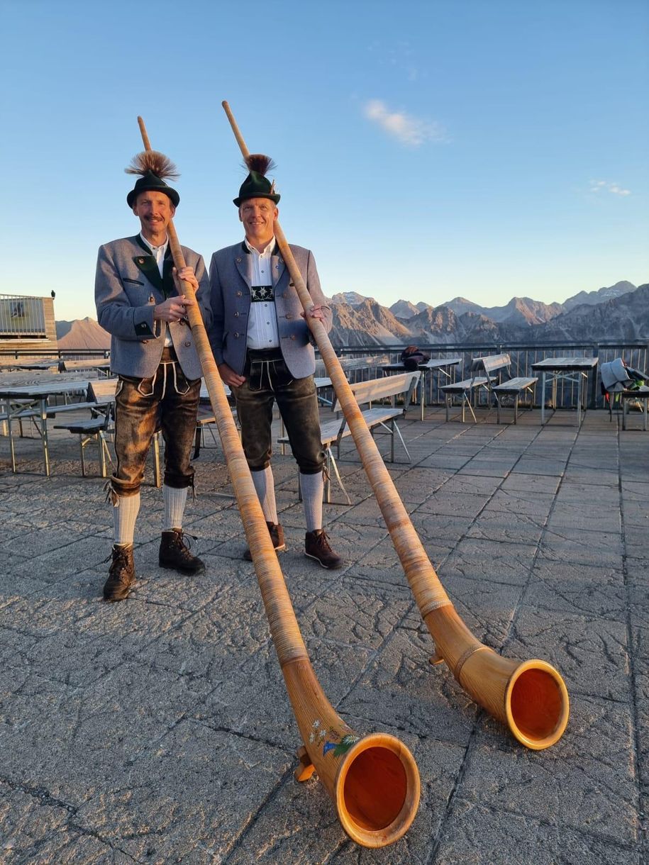 Xari und Jörg_Alphorn_IMG-20221225-WA0031