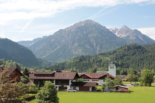 Haus in der Sonne Aussicht Richtung BadOberdorf