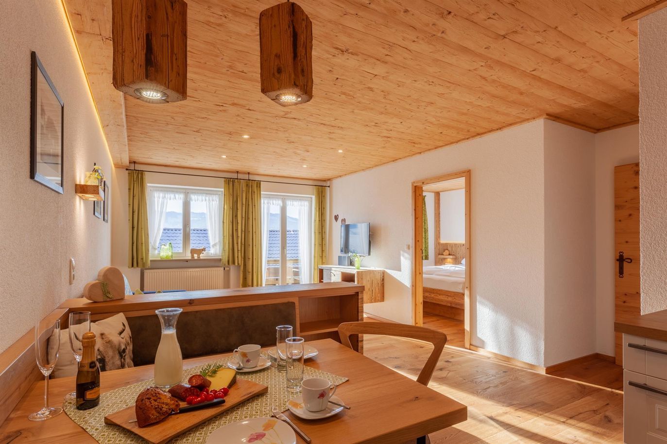 FeWo Hochgratblick Esstisch