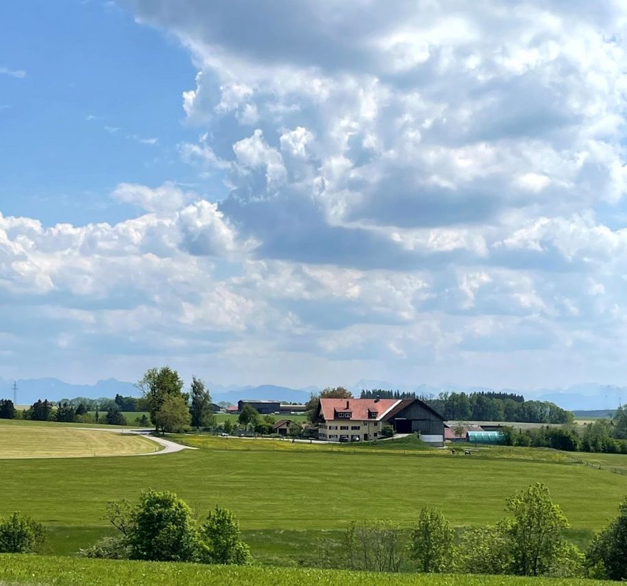 Hofansicht mit Ausblick