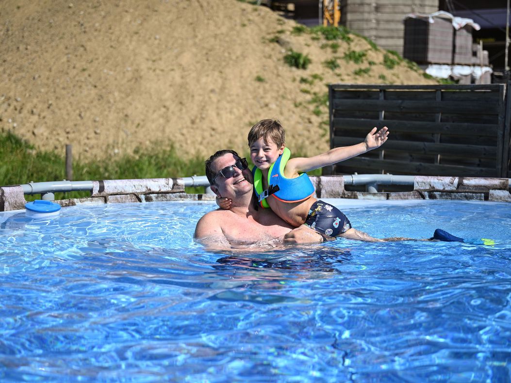 Abkühlung im Pool
