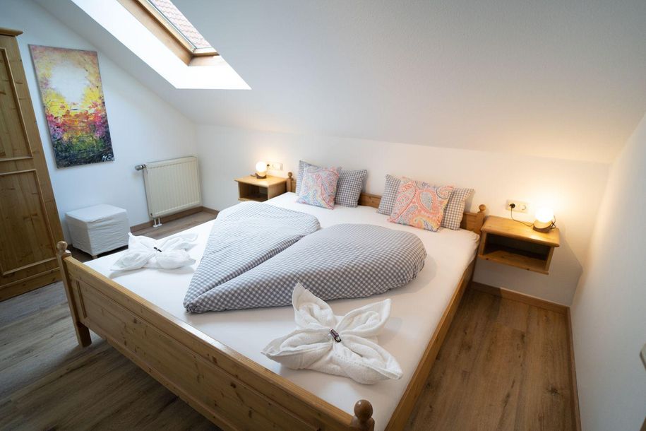Schlafzimmer 1