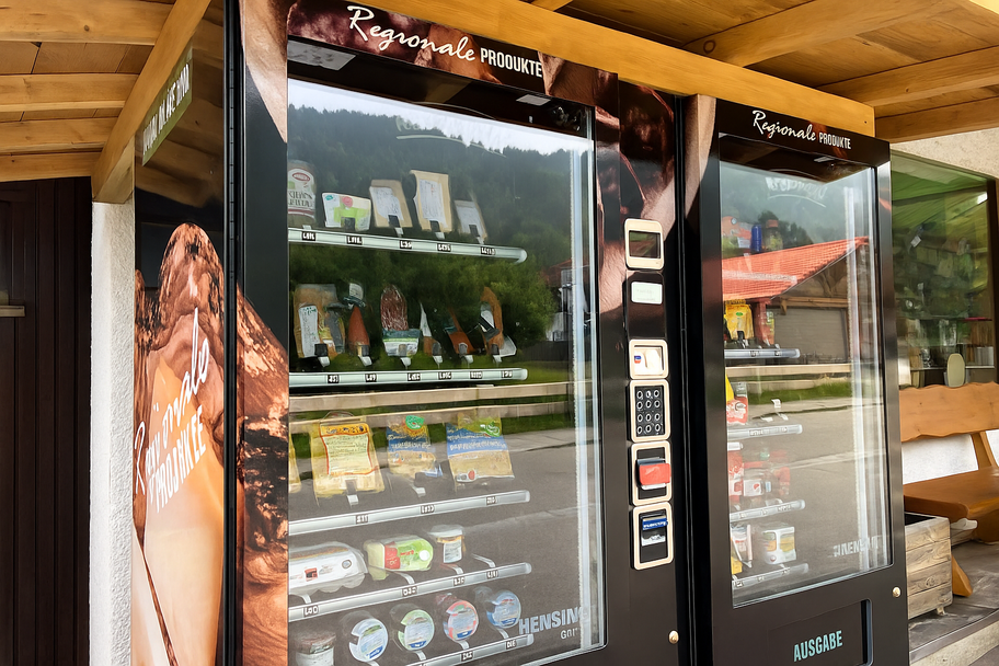 Lebensmittelautomat am Dorfladen