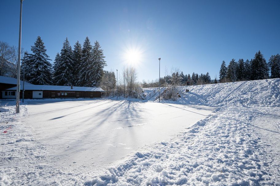 Natureisplatz in Fischen-Au im Allgäu