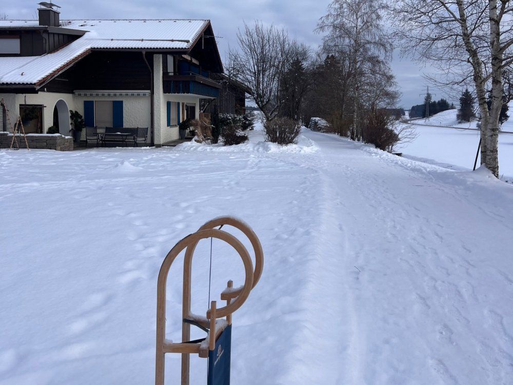 Rodelzubehör vor Ort