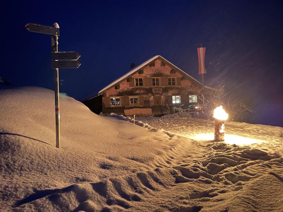Burgl Hütte Hüttenabend