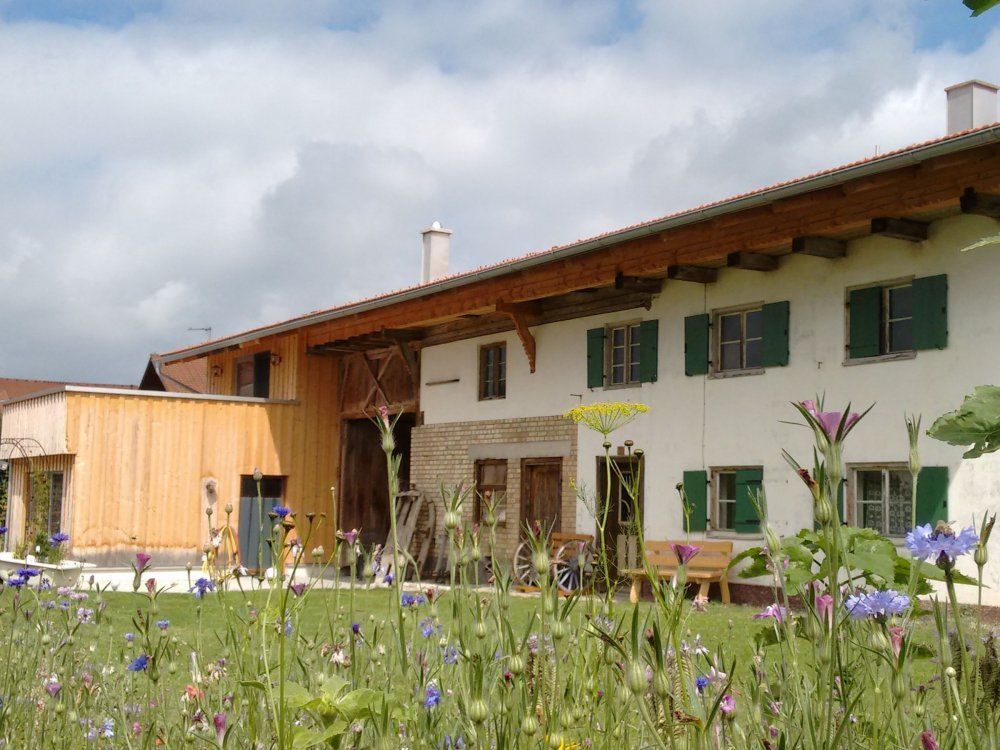 Sicht von Osten auf Gebäude