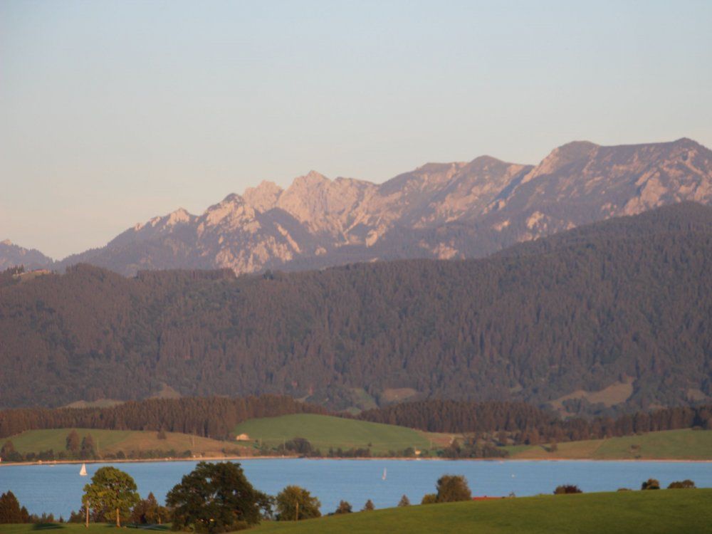 Bester Panorama-Alpen- & Seeblick nach Südosten vom Südbalkon Deines Chalets