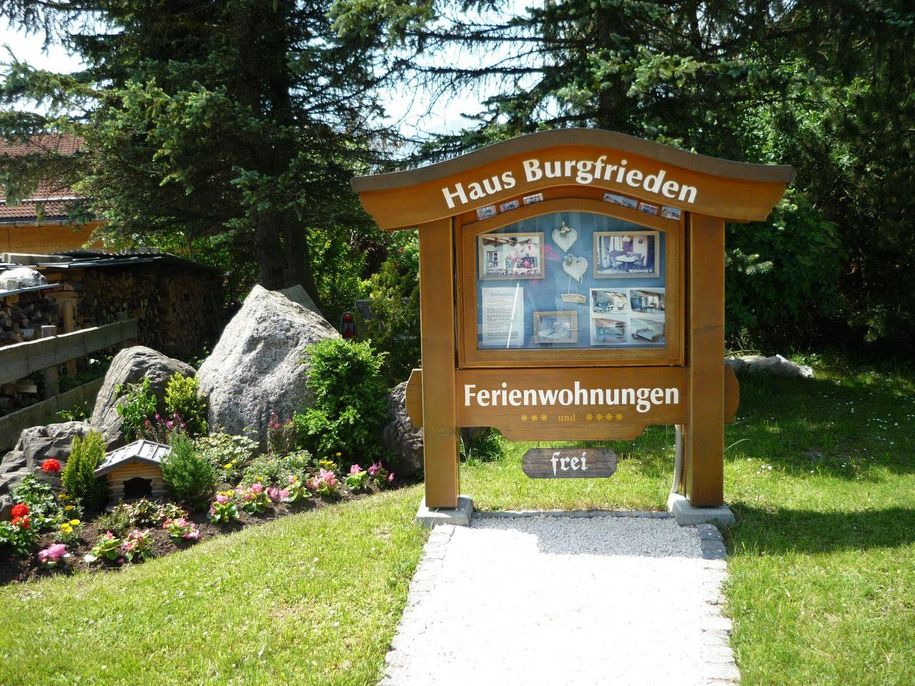 Infotafel "Haus Burgfrieden²