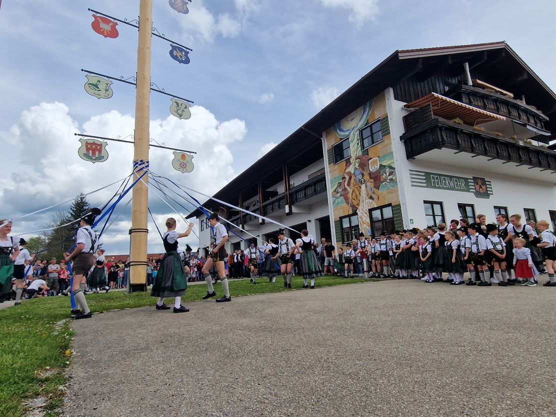 Maibaumaufstellen Blaichach