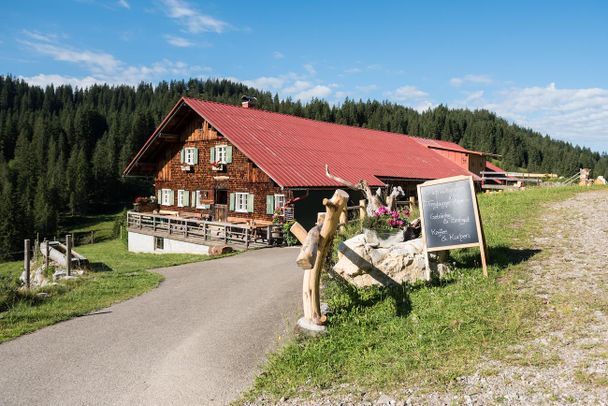 Brotzeit, Getränke, Kaffee und Kuchen auf der Frei