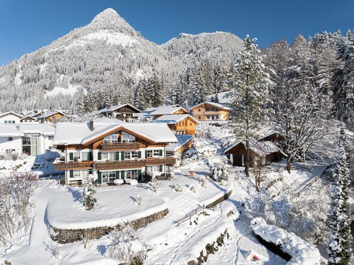 Haupthaus mit unseren neuen Waldchalets