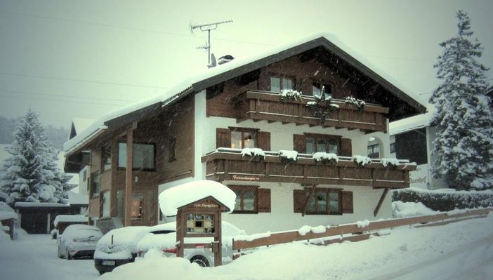 Hausansicht Winterbild, Haus Alpengluehen, Fischen