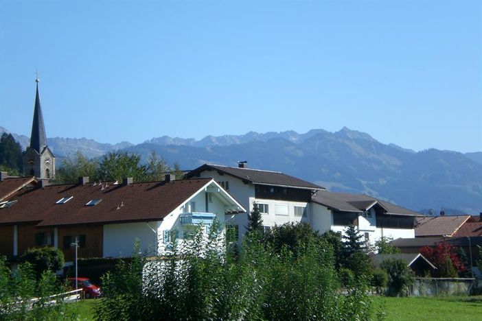 Blick vom Balkon in die Berge