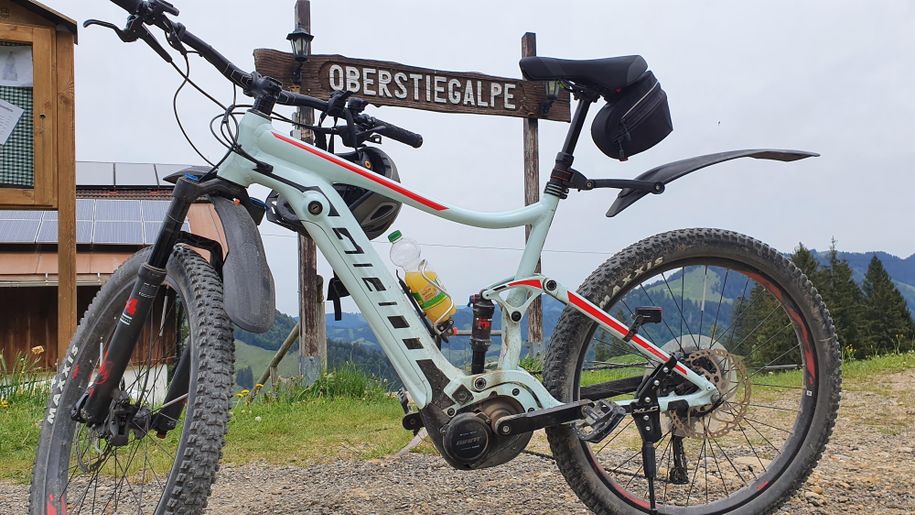 Biken zur Oberstiegalpe