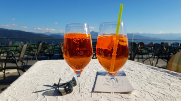 Aperol Spritz im Alpblick