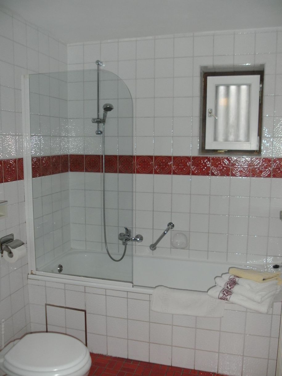 Bad Zimmer 17