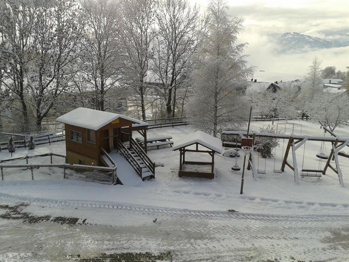 Spielplatz im Winter