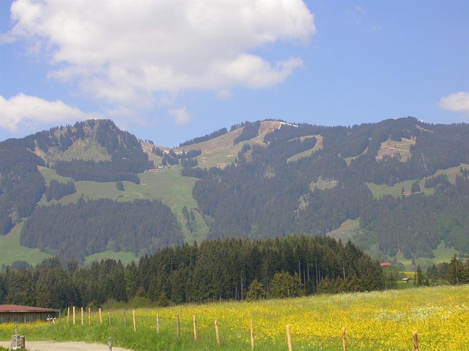 Blick zur Hörnergruppe im Frühling